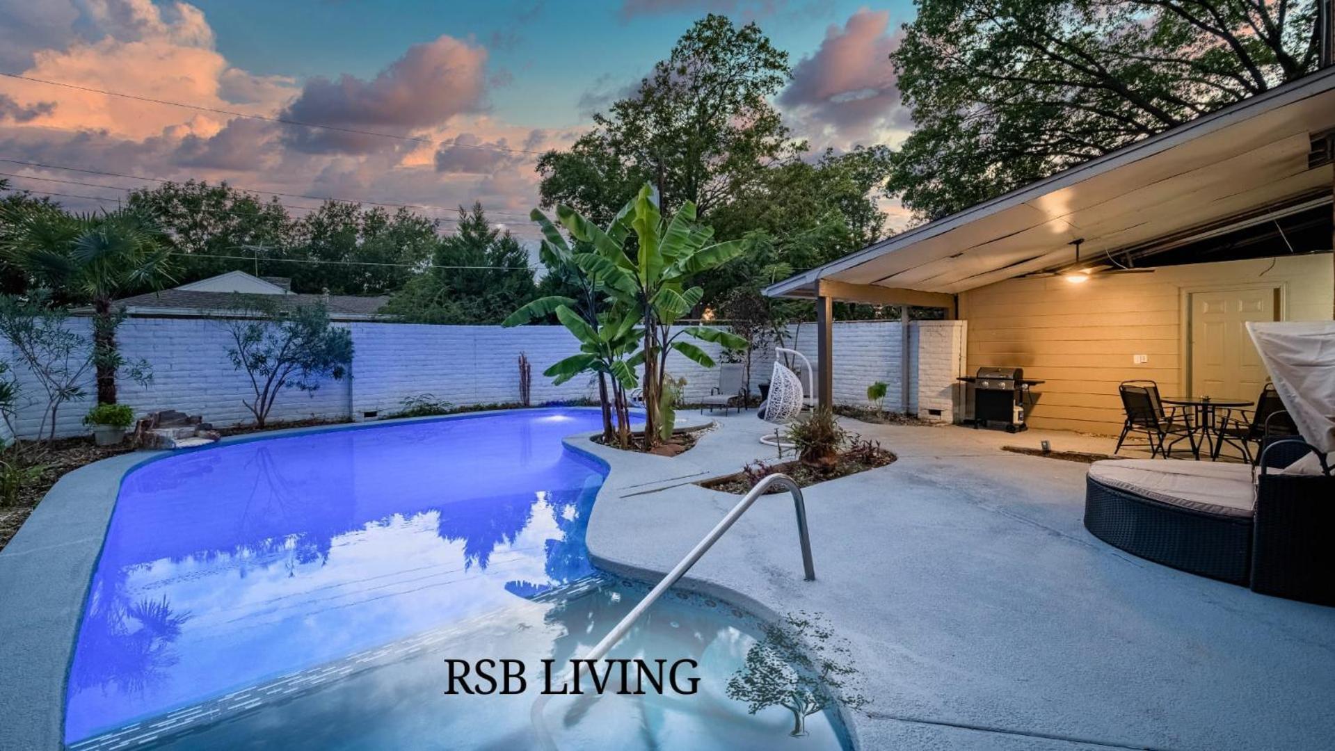 Stunning 5Br 2Ba Holiday Home With Private Pool And Cinema ダラス エクステリア 写真