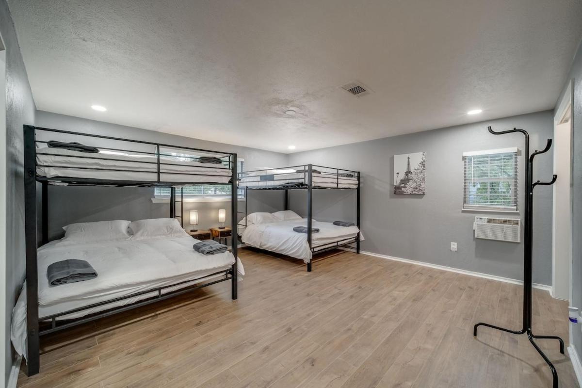 Stunning 5Br 2Ba Holiday Home With Private Pool And Cinema ダラス エクステリア 写真