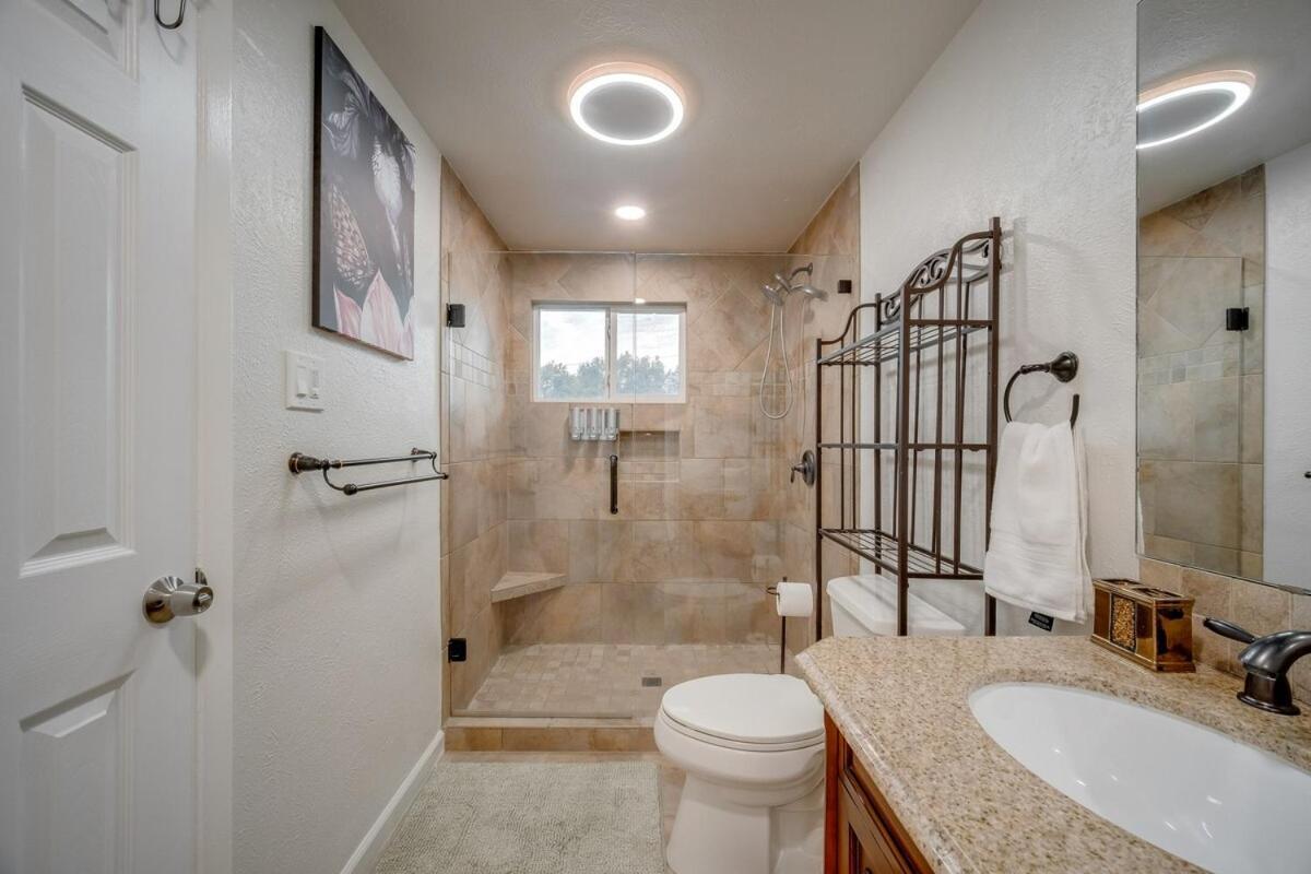 Stunning 5Br 2Ba Holiday Home With Private Pool And Cinema ダラス エクステリア 写真