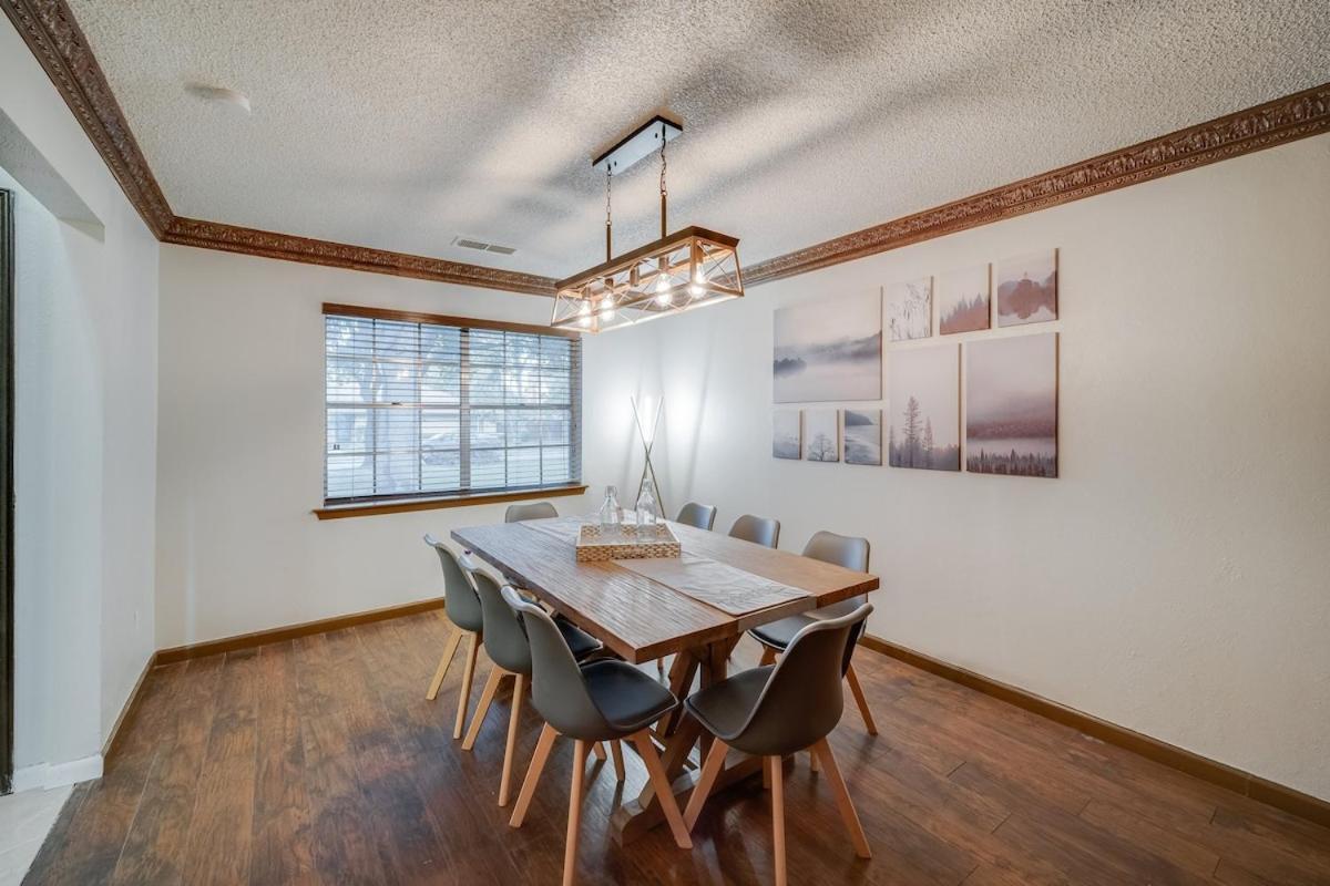 Stunning 5Br 2Ba Holiday Home With Private Pool And Cinema ダラス エクステリア 写真