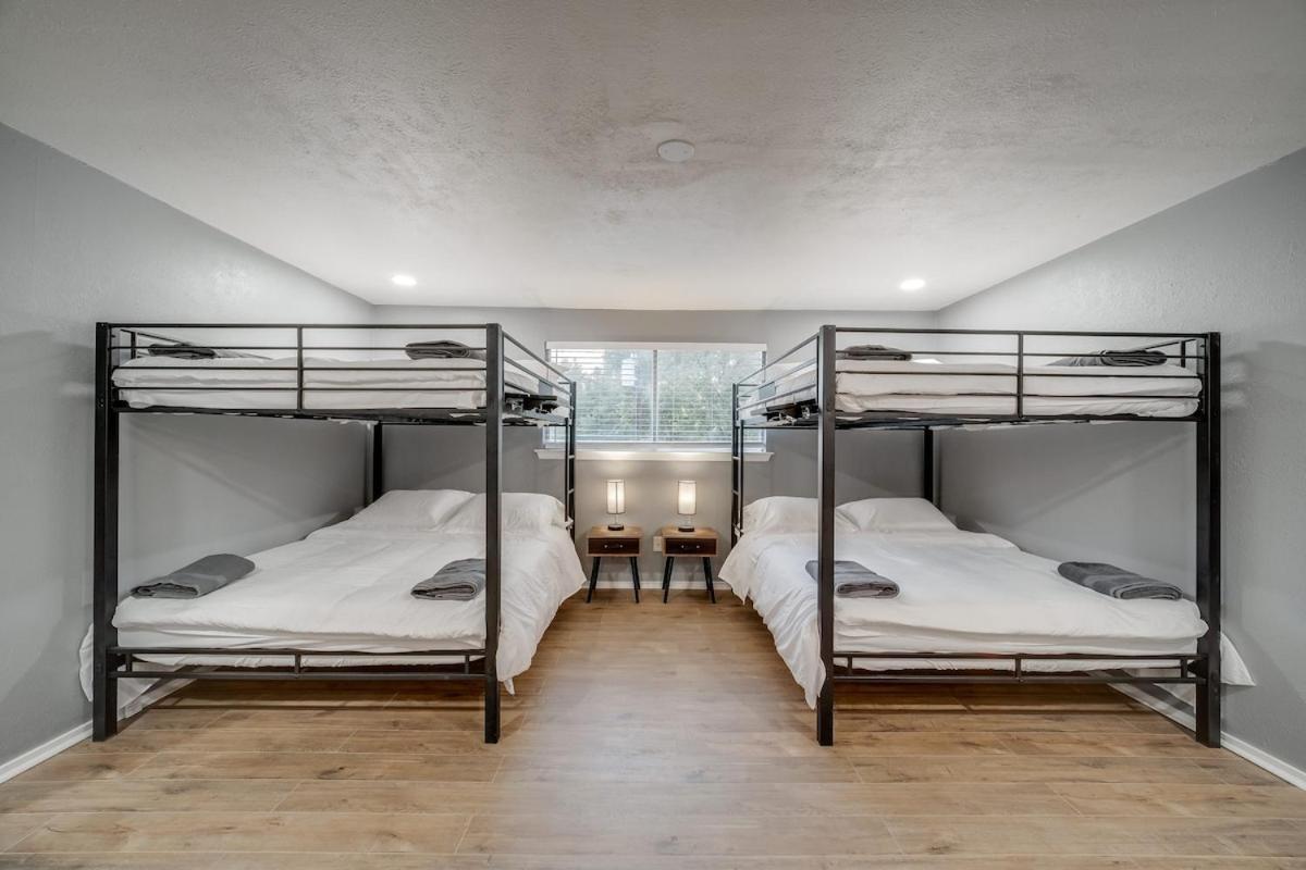 Stunning 5Br 2Ba Holiday Home With Private Pool And Cinema ダラス エクステリア 写真