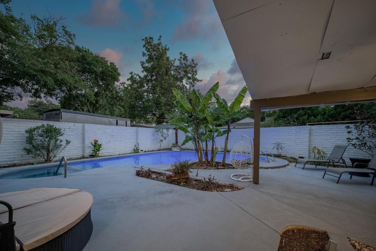 Stunning 5Br 2Ba Holiday Home With Private Pool And Cinema ダラス エクステリア 写真